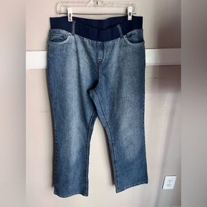 Classic Straight Leg Women's Maternity Jeans